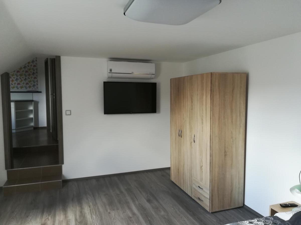 Penzion Sapara Velke Bilovice Ngoại thất bức ảnh